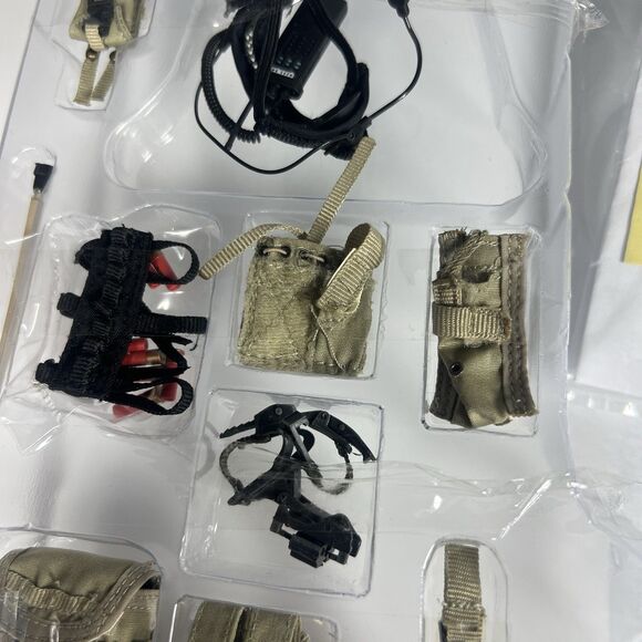 HOT TOYS Naval Special Warfare Unit Two Navspecwargru Navy Seal Accessories Only - Picture 6 of 8